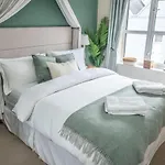 5 Star Luxury In The Heart Of Apartment