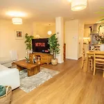 5 Star Luxury In The Heart Of Apartment *
